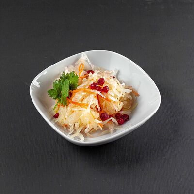 Капуста квашеная с брусникой в едDA по цене 140 ₽