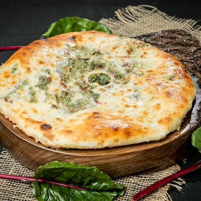 Осетинский пирог с ботвой 33 см в Пицца Пала по цене 1080 ₽