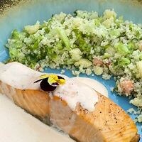 Стейк из семги с салатом Табуле в Flamin