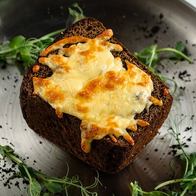 Жюльен с курицей и грибами в хлебе в CASPARY BRAU по цене 490 ₽