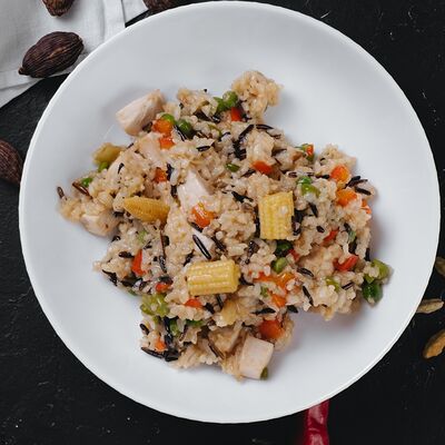 Рис с курицей в Вьетнамка по цене 532 ₽