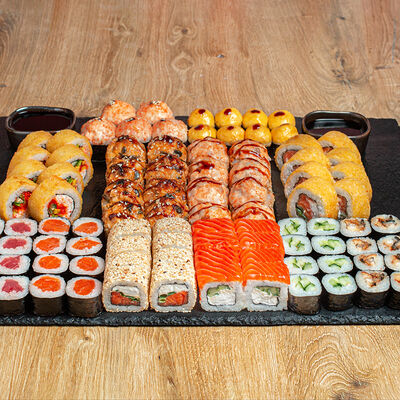 Сет много...очень много в Sushi York по цене 4500 ₽