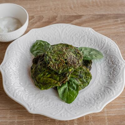 Оладушки из молодого кабачка с фермерской сметаной в Эрато по цене 690 ₽