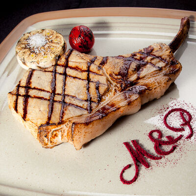 Свиной стейк на кости в Мясо & Рыба по цене 990