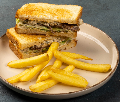 Сэндвич с говядиной и соусом тар-тар в Uno - завтраки весь день по цене 599 ₽