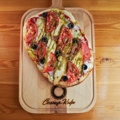 Цыплёнок и пестов Кафе Солнце по цене 850 ₽