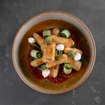 Салат с хрустящими баклажанами в Nest по цене 555 ₽