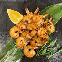 Креветки обжаренные в чесночно-соевом соусе в Lemongrass
