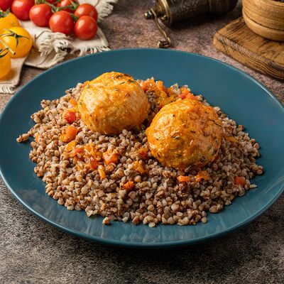 Гречка с куриными тефтельками в Шаурма и Гриль по цене 470 ₽