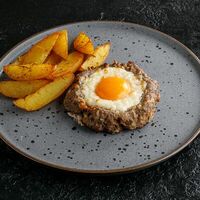 Котлета по-аджарски с золотистым картофелем в Накатули