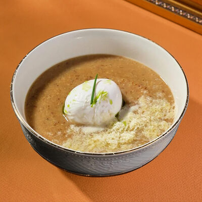 Каша злаковая с пармезаном и яйцом пашот в Lobby по цене 550 ₽