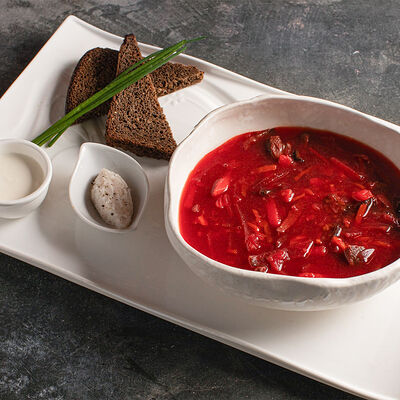 Борщ с томленой щекой в Blush по цене 890 ₽