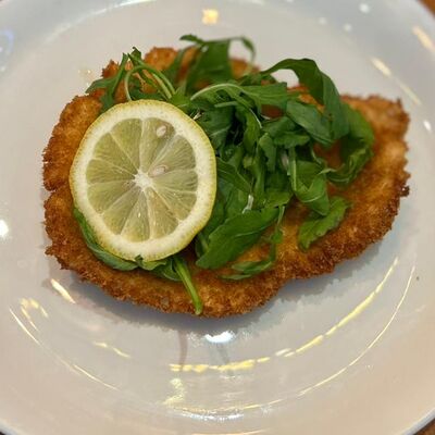 Куриный шницель с соусом тартар в Ранчо Grill & Bar по цене 820 ₽