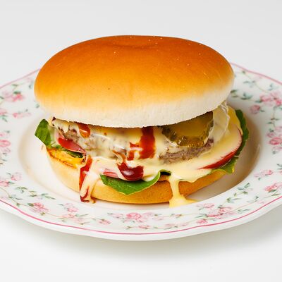 Биф Бургер в УРМАН кафе по цене 645 ₽