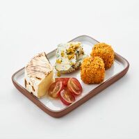 Сырная тарелка с медом в Ketch Up