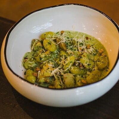 Ньокки с курицей и соусом песто в Smith по цене 630 ₽