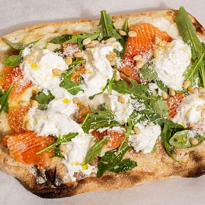 Лосось, руккола, страчателла в NUOVA PIZZA по цене 1259 ₽