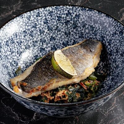 Дорадо с вакаме и кокосовым мисо в Gills по цене 890 ₽