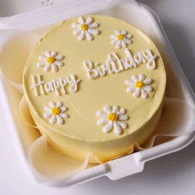 Бенто-торт на день рождения желтый с ромашками и надписью Happy Birthdayв Miracle bakery по цене 2290 ₽