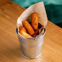 Сырные палочки в Shake bistro