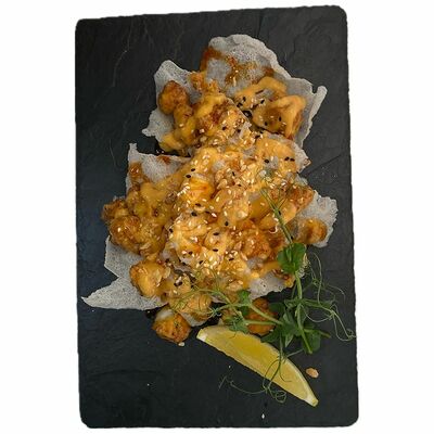 Поп-корн из креветок в соусе Манго-Чили на рисовом чипсе в Рыжий Шеф по цене 470 ₽