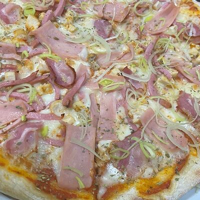 Пицца Мясной пир 30 см в Три перца по цене 850 ₽