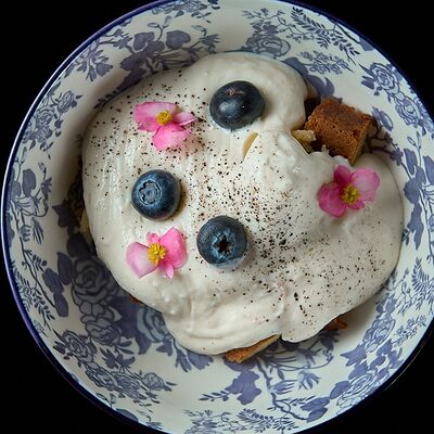 Сырный торт + кекс имбирный в Полтора тигра по цене 590