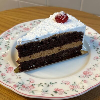 Торт Зимняя вишня в Кофеин по цене 399 ₽