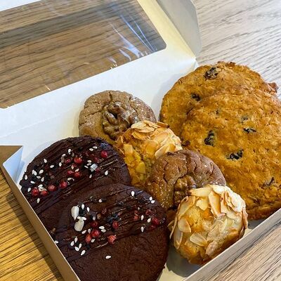 Фудбокс Ассорти из печенья в 11/47 Bakery по цене 1075 ₽