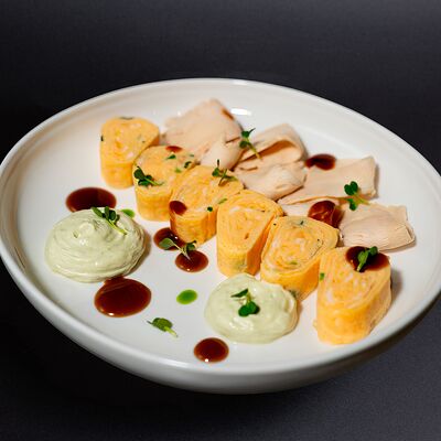 Тамагояки с курицей в Пудл Нудл по цене 340 ₽