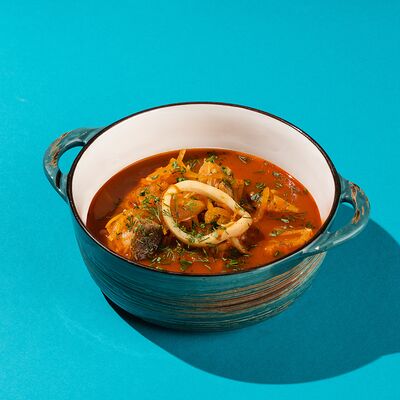 Томатный рыбный суп в Kiss по цене 210