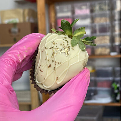 Клубника в белом шоколаде в Myloverberry по цене 7 р.