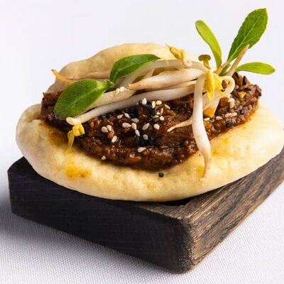 Кеке с говяжьей грудинкой в Алхимиус по цене 550 ₽