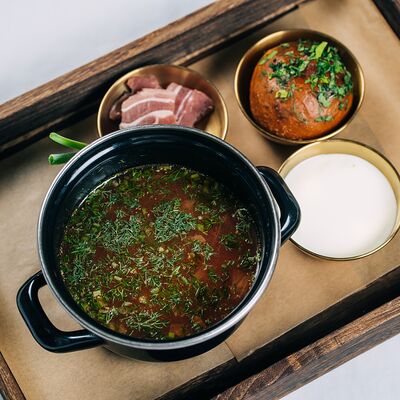 Борщ с пампушками в Баклажан по цене 755 ₽