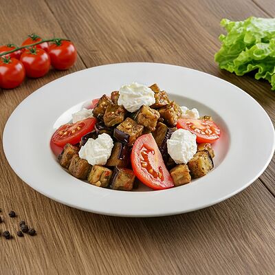 Салат с хрустящим баклажанами в Шашлычная 1 по цене 520 ₽