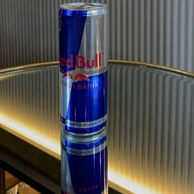 Red Bull в Мята по цене 300 ₽