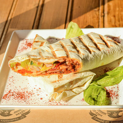 Шаурма с курицей в Гриль-бар Камбуz по цене 200 ₽