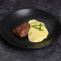 Щечки с картофельным пюре в The Square