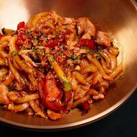 Вок с цыплёнкомв Umami
