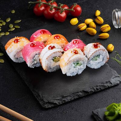 Ролл Фудзияма в Веселый Самурай Sushi Premium по цене 882 ₽