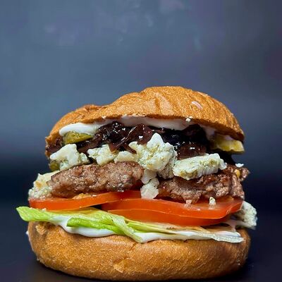 Бургер Blue Cheese в #BEEFштекс по цене 720 ₽