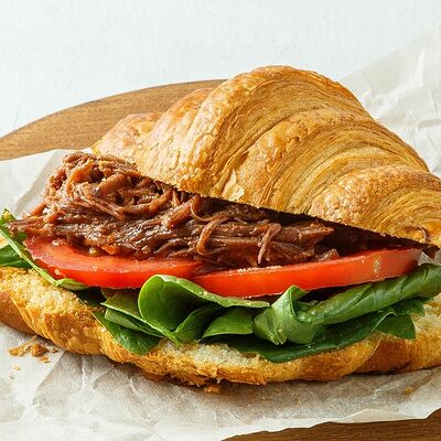 Круассан с рваной говядиной в Кэрри по цене 340