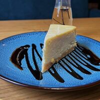 Чизкейк с арахисовой начинкой в Тема