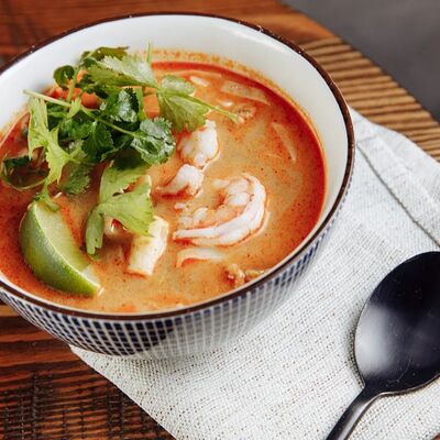 Том ям с креветкой и цыпленком в Эбби Noodles & Sushi Bar по цене 610