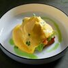 Бенедикт с лососем слабой соли в Come Mode Cafe по цене 1100