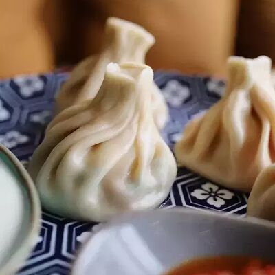 Хинкали с бараниной 4 шт в Maroon по цене 990 ₽