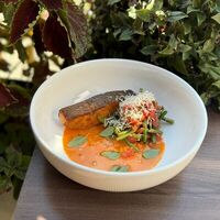 Стейк из лососяв Современники