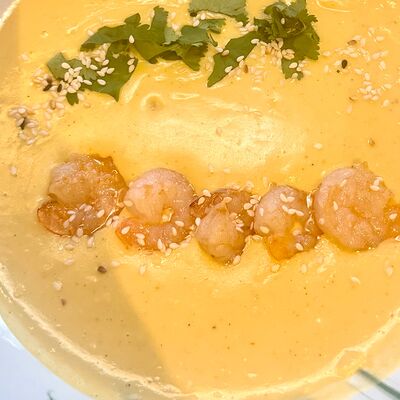 Тыквенный крем-суп с креветкамив Хочу! Creative Asian cafe по цене 490 ₽