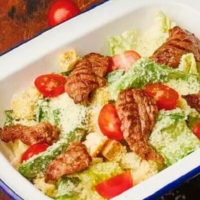 Цезарь с говядиной в Шашлычный Мир по цене 570 ₽