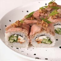 Ролл с ростбифом в Kitchen lab